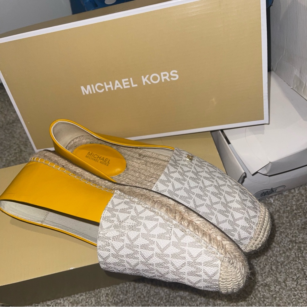 Michael Kors Vanilla Logo Espadrille - Picture 3 of 6